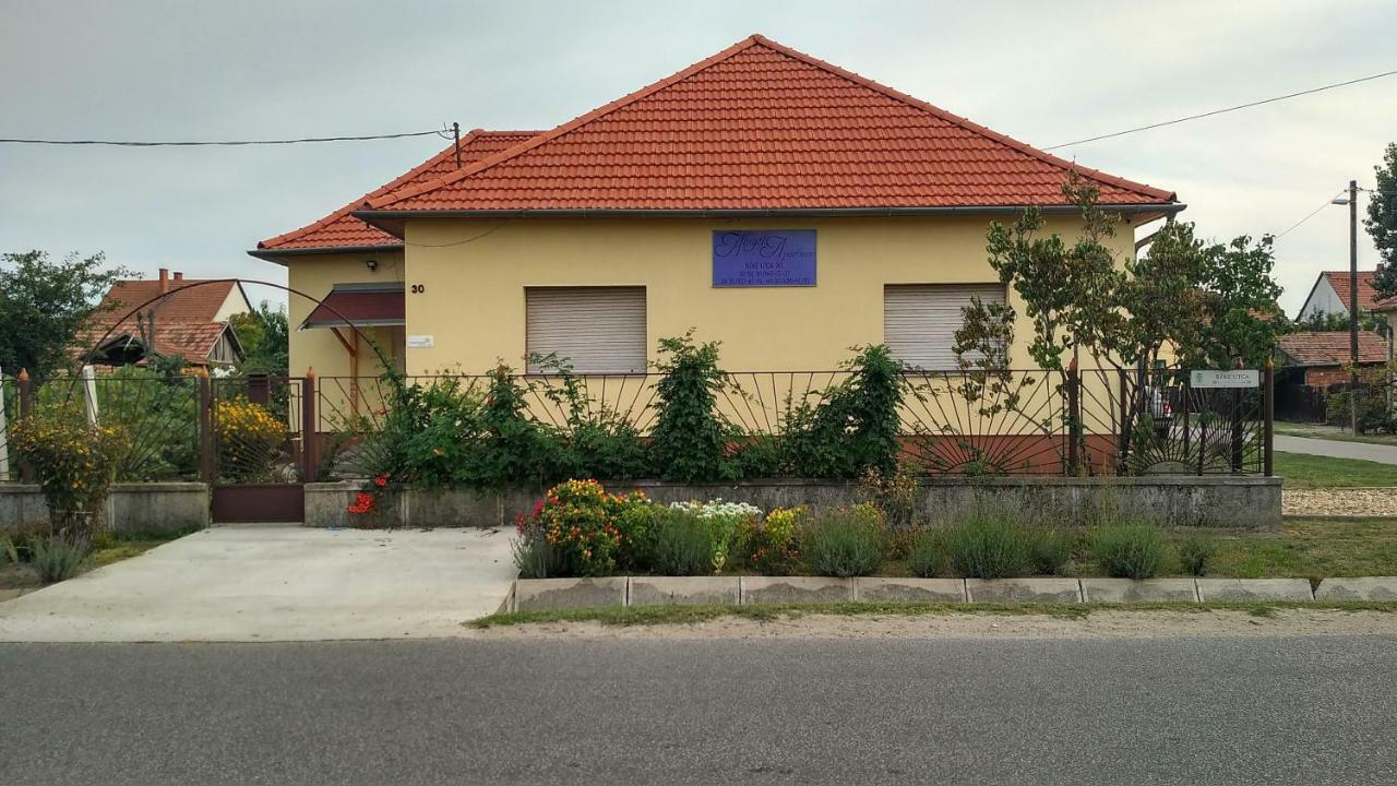 Abigel Apartman Morahalom Exterior photo